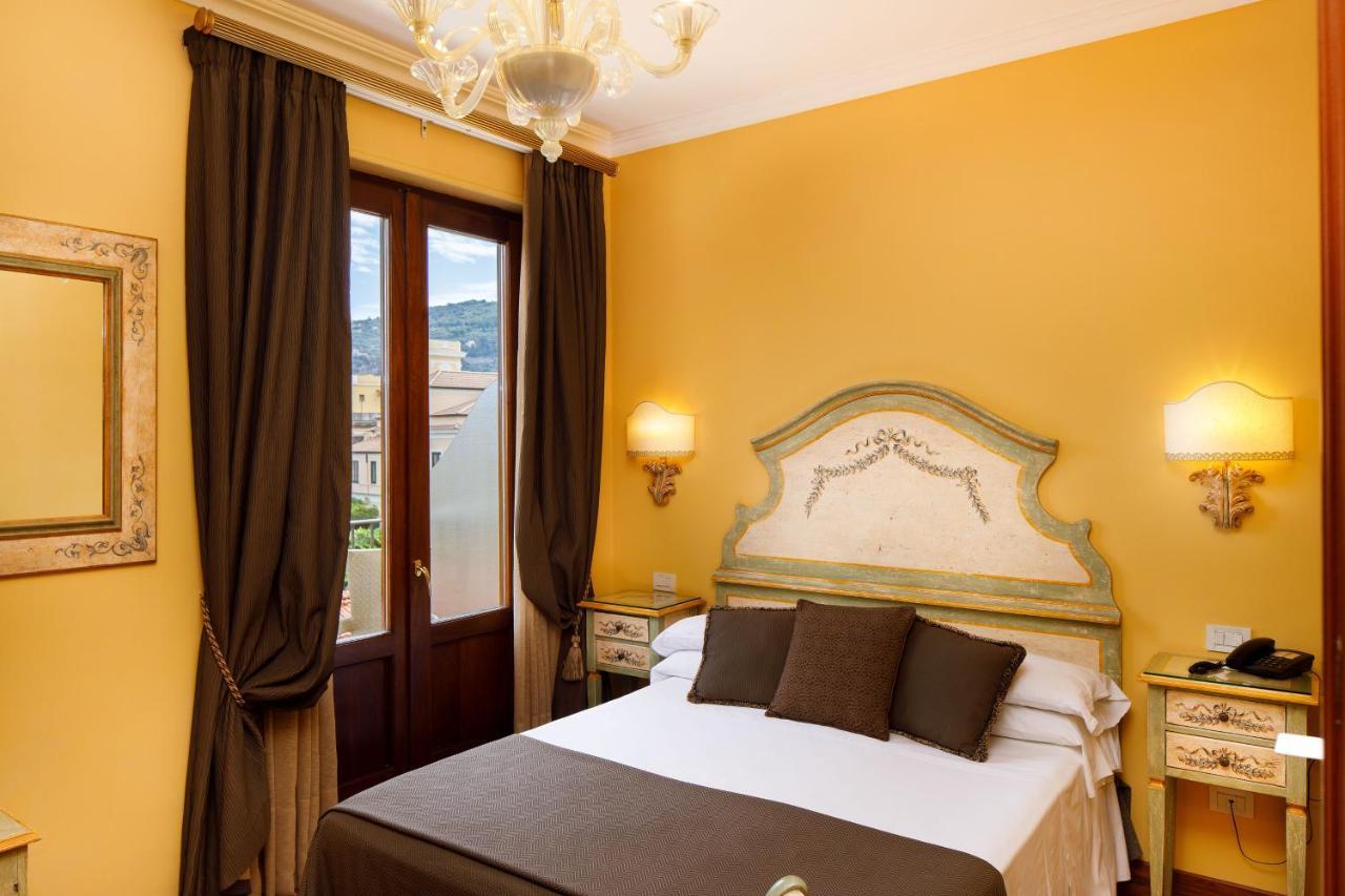 Hotel Palazzo Guardati Sorrento Buitenkant foto